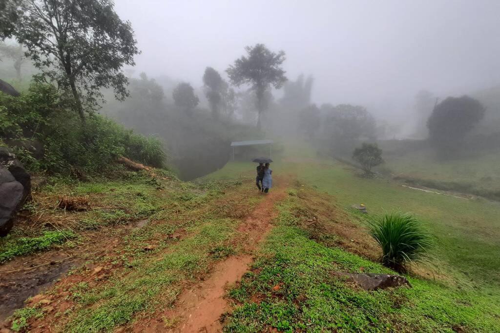 In ചില്ലുകൂടാരം At Les Et Al. Holiday home Vagamon