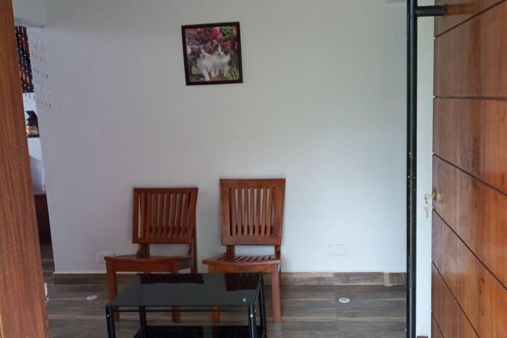 In ചില്ലുകൂടാരം At Les Et Al. Holiday home