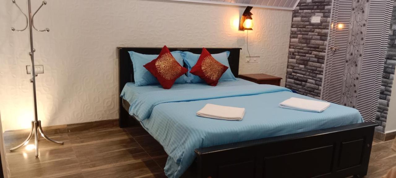 Holiday home In ചില്ലുകൂടാരം At Les Et Al.