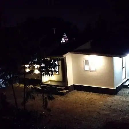 Farmstay In ചില്ലുകൂടാരം At Les Domki Et Al. Vagamon Exterior photo