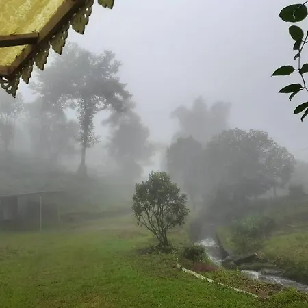 Farmstay In ചില്ലുകൂടാരം At Les Domki Et Al. Vagamon Exterior photo