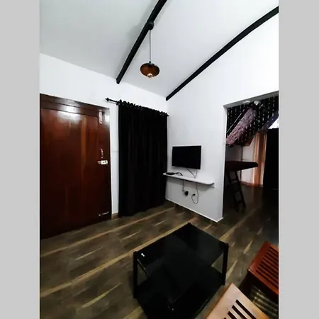 Farmstay In ചില്ലുകൂടാരം At Les Domki Et Al. Vagamon Exterior photo