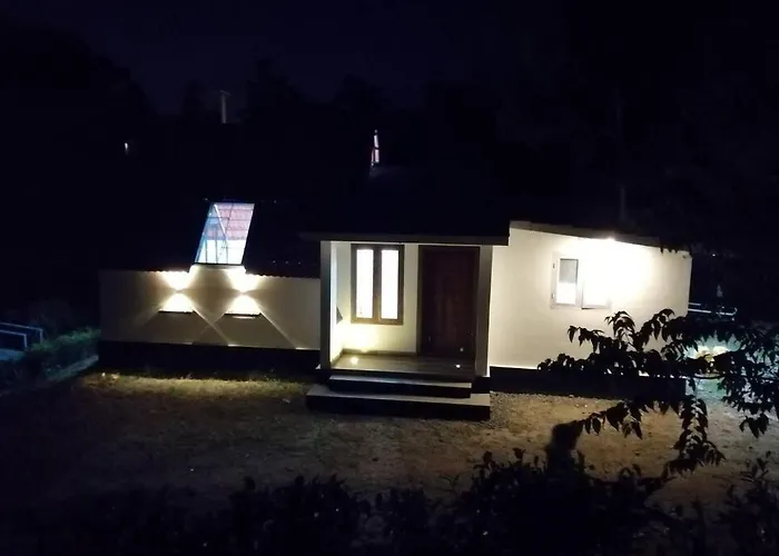Farmstay In ചില്ലുകൂടാരം At Les Domki Et Al.